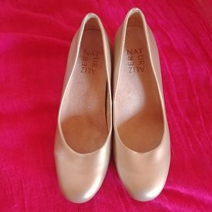 Naturalizer Donelle Platino Closed Toe Pumps 5
